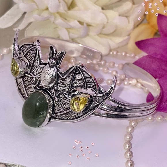 Labradorite & Citrine Quartz Handmade Flying Bat Bangle Bracelet - Picture 4 of 5